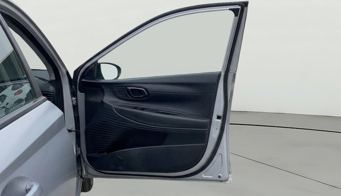 2022 Hyundai NEW I20 MAGNA 1.2 MT, Petrol, Manual, 55,771 km, RHS Front Door