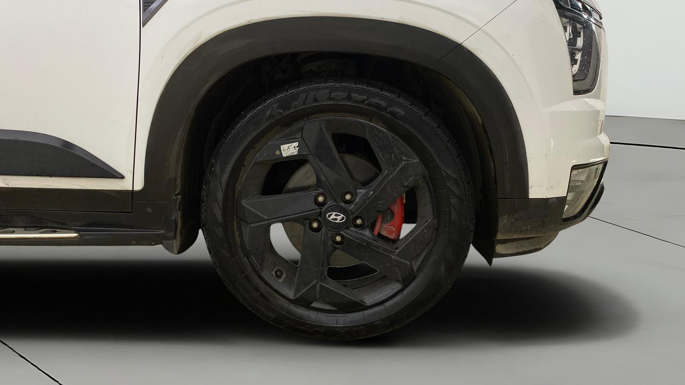 2023 Hyundai ALCAZAR  Signature (O) AE 7Str Diesel AT, Diesel, Automatic, 74,379 km, Right Front Wheel