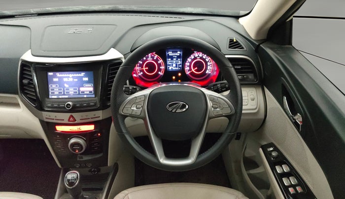 2022 Mahindra XUV300 W8 (O) 1.2 PETROL, Petrol, Manual, 38,272 km, Steering Wheel Close Up