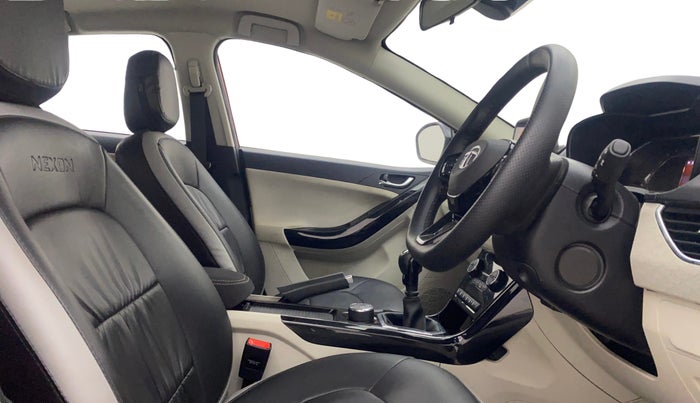 2020 Tata NEXON XZ PLUS (O) PETROL DUAL TONE, Petrol, Manual, 25,863 km, Right Side Front Door Cabin