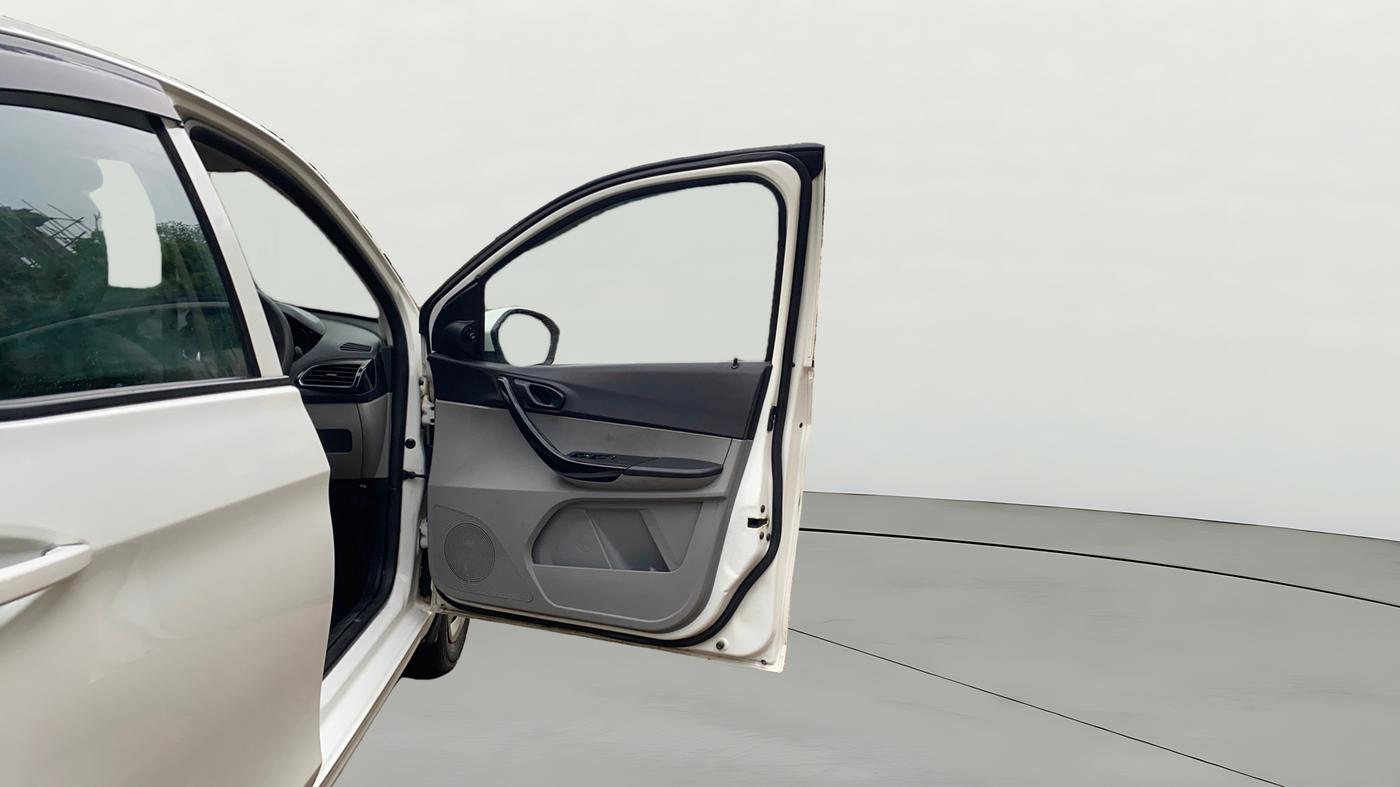 2020 Tata Tiago XT PETROL, Petrol, Manual, 46,888 km, RHS Front Door