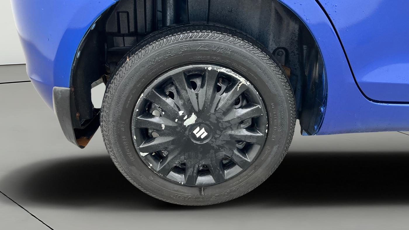 2013 Maruti Swift VXI, Petrol, Manual, 63,020 km, Right Rear Wheel