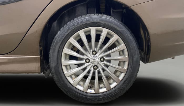 2015 Maruti Ciaz ZXI, Petrol, Manual, 1,05,449 km, Left Rear Wheel