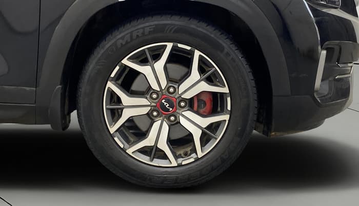 2022 KIA SELTOS GTX PLUS AT 1.5 DIESEL, Diesel, Automatic, 1,10,396 km, Right Front Wheel