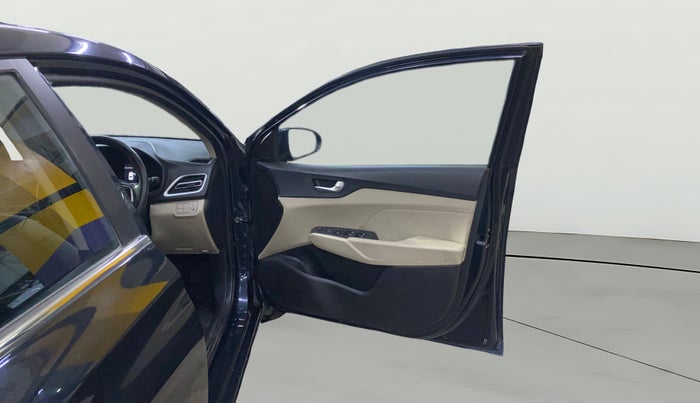 2022 Hyundai Verna SX (O)1.5 MPi, Petrol, Manual, 39,191 km, RHS Front Door