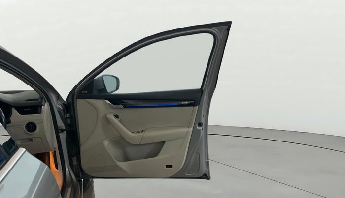 2019 Skoda Octavia L&K 1.8 TSI AT, Petrol, Automatic, 86,569 km, RHS Front Door