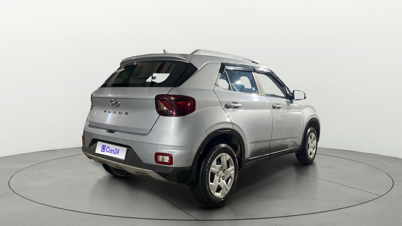 2021 Hyundai VENUE S+ 1.2, Petrol, Manual, 8,760 km, Right Back Diagonal