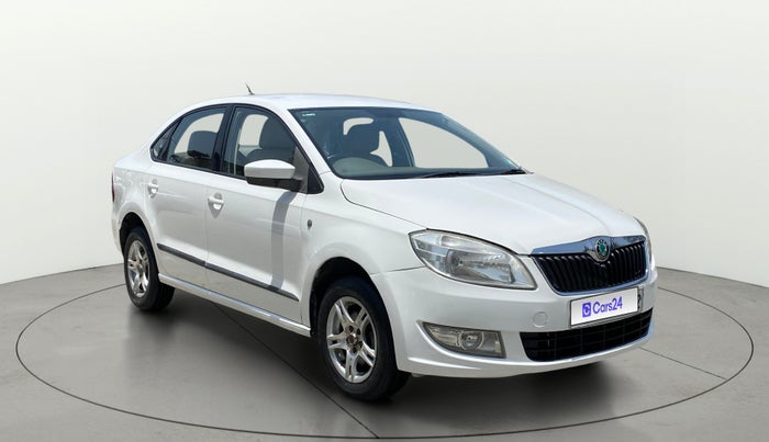 2013 Skoda Rapid AMBITION 1.6 MPI AT, Petrol, Automatic, 76,221 km, Right Front Diagonal