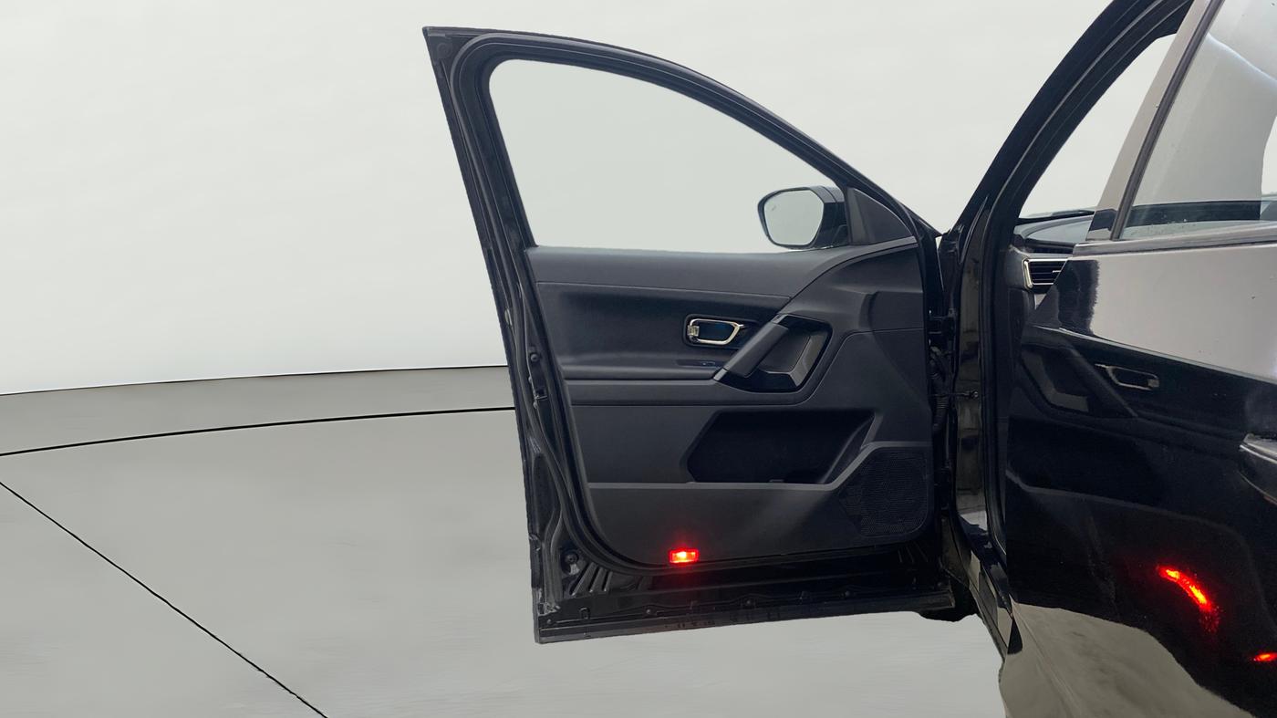 2023 Tata Safari XZA PLUS O DARK EDITION, Diesel, Automatic, 32,661 km, LHS Front Door