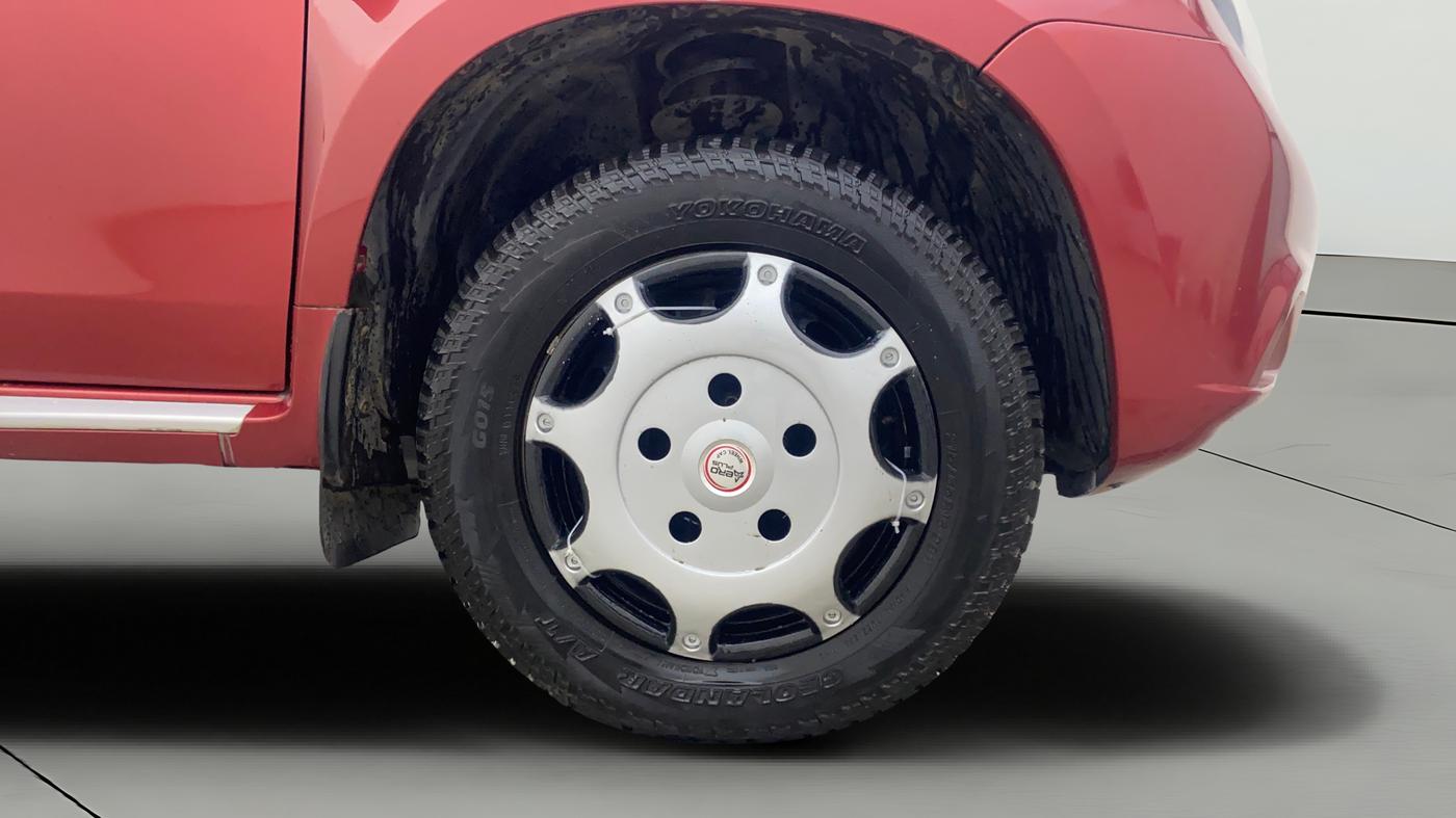 2014 Nissan Terrano XL (P), Petrol, Manual, 1,24,832 km, Right Front Wheel