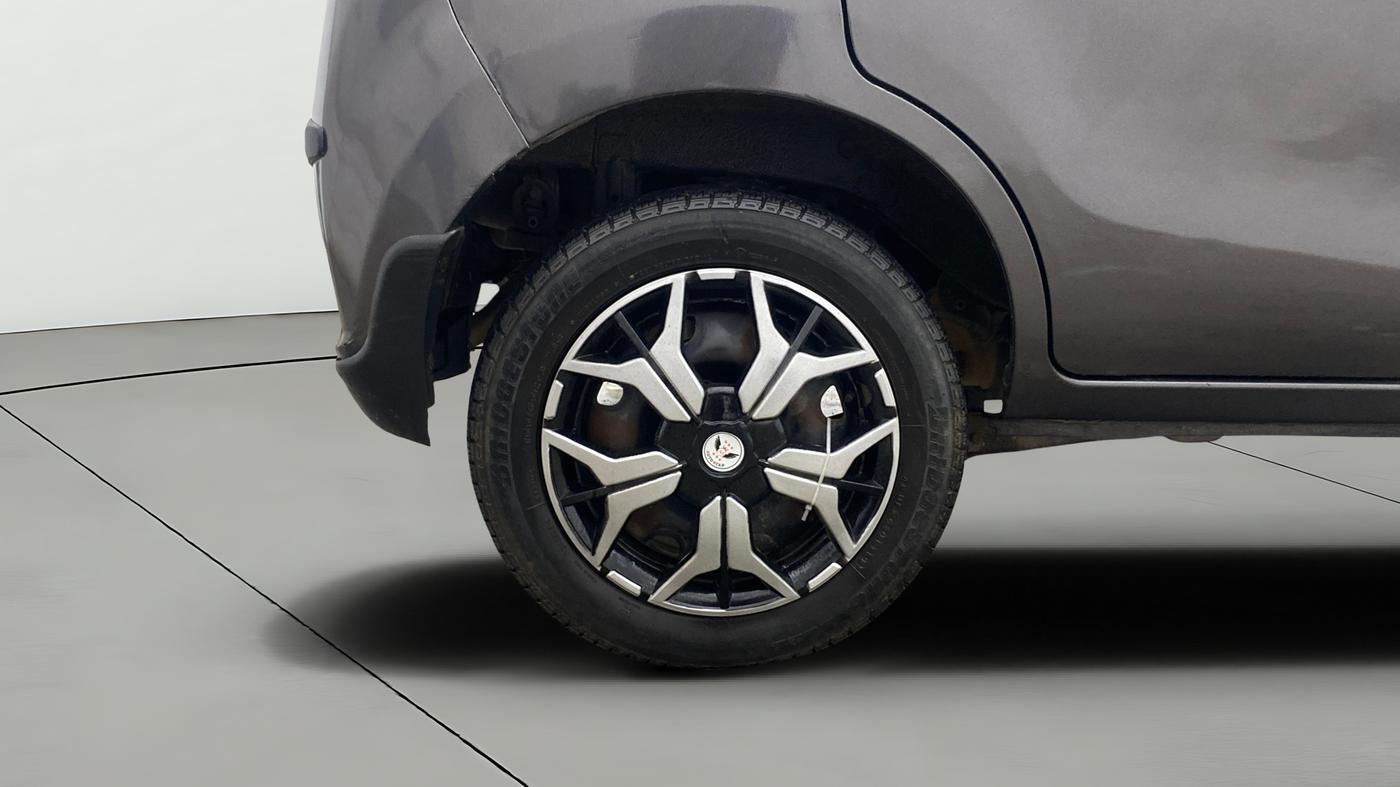 2016 Maruti Alto K10 VXI, Petrol, Manual, 75,713 km, Right Rear Wheel