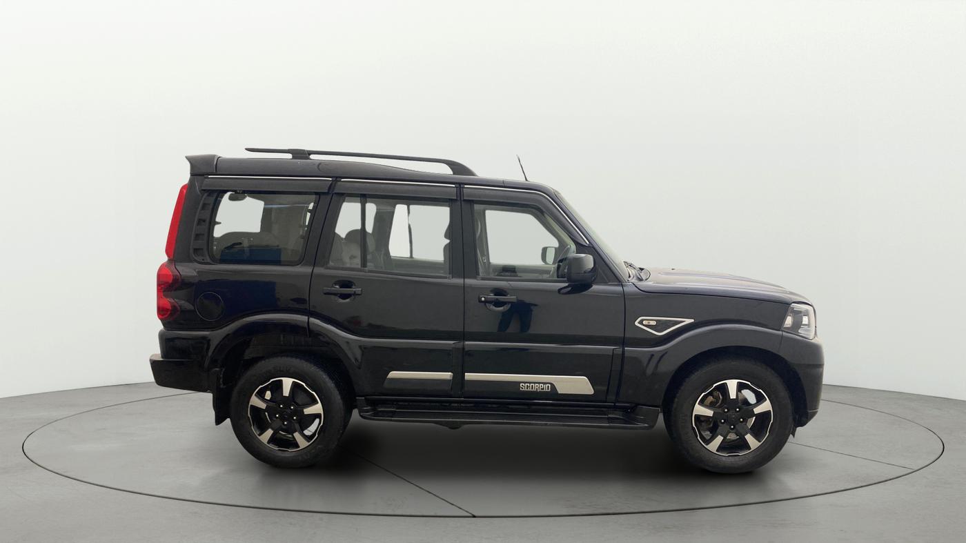 2024 Mahindra SCORPIO CLASSIC S11 7STR, Diesel, Manual, 32,413 km, Right Side View