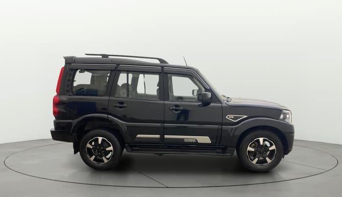 2024 Mahindra SCORPIO CLASSIC S11 7STR, Diesel, Manual, 32,413 km, Right Side View