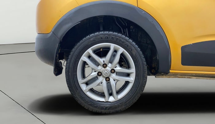 2019 Renault TRIBER RXZ, Petrol, Manual, 81,825 km, Right Rear Wheel