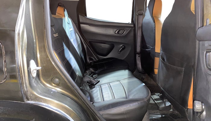 2016 Renault Kwid RXT 1.0 AMT, Petrol, Automatic, 23,438 km, Right Side Rear Door Cabin