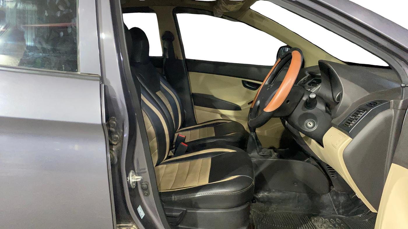 2018 Hyundai Eon MAGNA +, Petrol, Manual, 21,776 km, Right Side Front Door Cabin