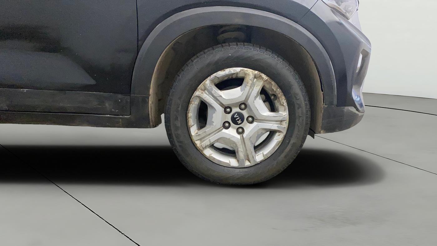 2020 KIA SONET HTK PLUS 1.0 IMT, Petrol, Manual, 1,25,781 km, Right Front Wheel