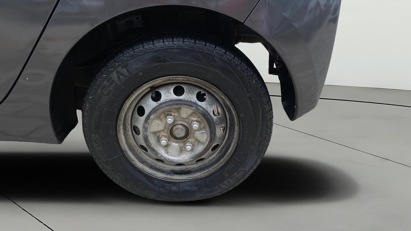 2017 Hyundai Eon ERA +, Petrol, Manual, 70,767 km, Left Rear Wheel