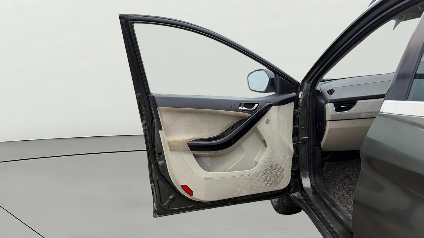 2021 Tata NEXON XZ PLUS PETROL KAZIRANGA, Petrol, Manual, 72,075 km, LHS Front Door
