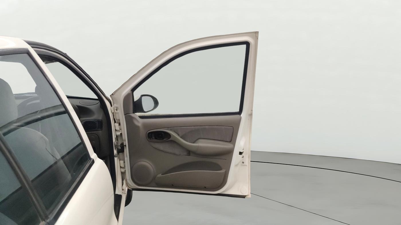 2013 Tata Indigo ECS LX CR4, Diesel, Manual, 42,804 km, RHS Front Door