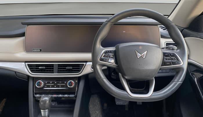 2021 Mahindra XUV700 AX 7 P AT 7 STR, Petrol, Automatic, 21,291 km, Steering Wheel Close Up