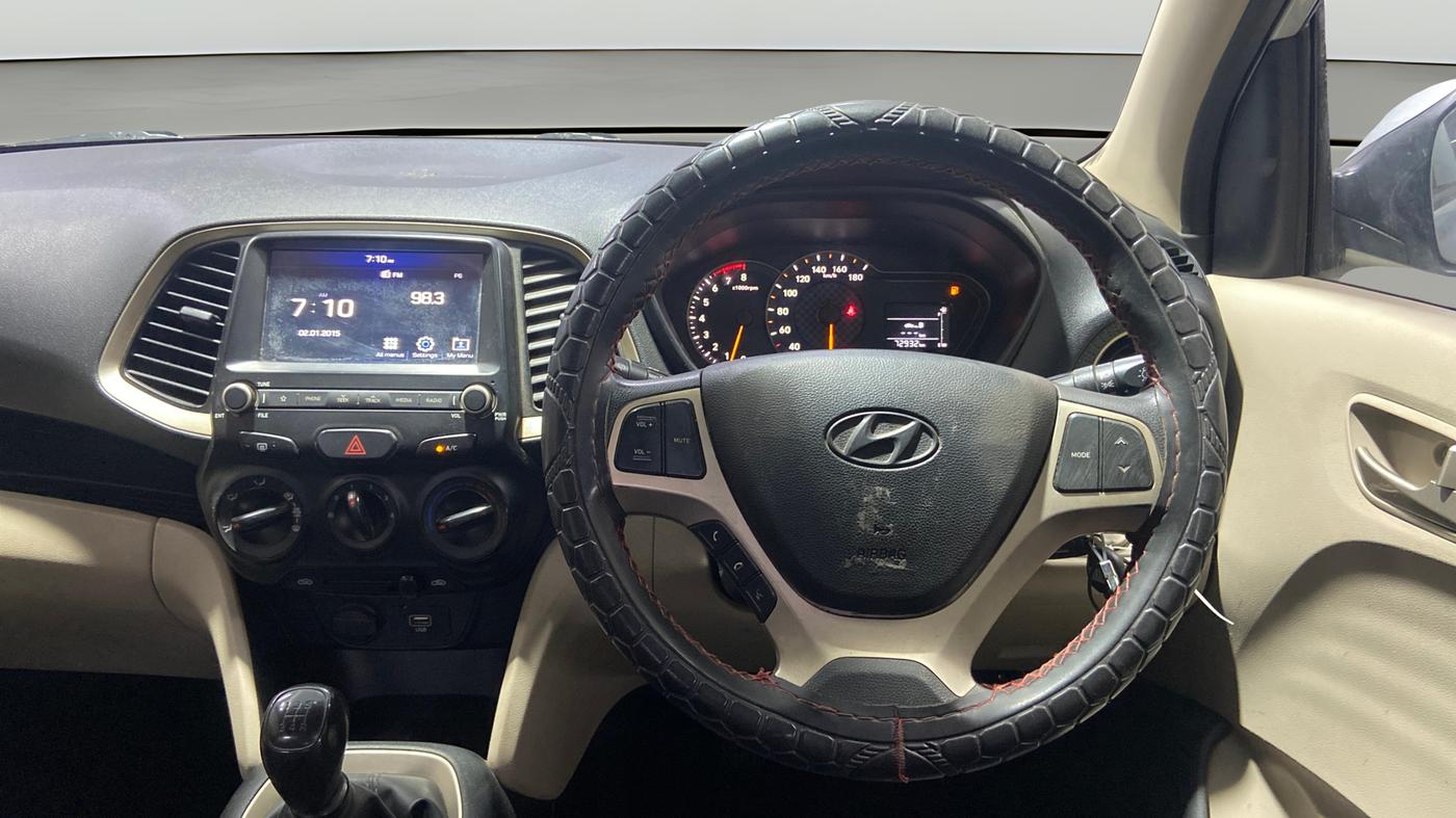 2018 Hyundai NEW SANTRO ASTA MT, CNG, Manual, 72,924 km, Steering Wheel Close Up