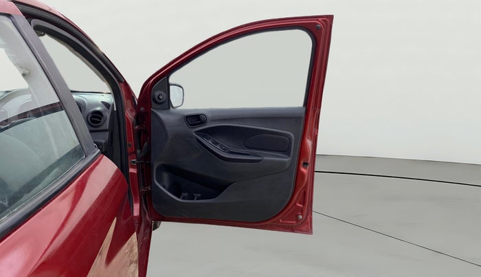 2020 Ford New Figo TITANIUM 1.2 PETROL MT, Petrol, Manual, 13,861 km, RHS Front Door