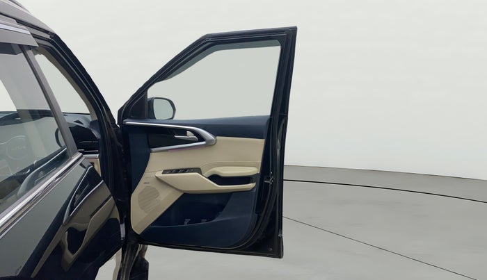 2022 KIA CARENS LUXURY PLUS 1.5 DIESEL AT 6 STR, Diesel, Automatic, 97,411 km, RHS Front Door