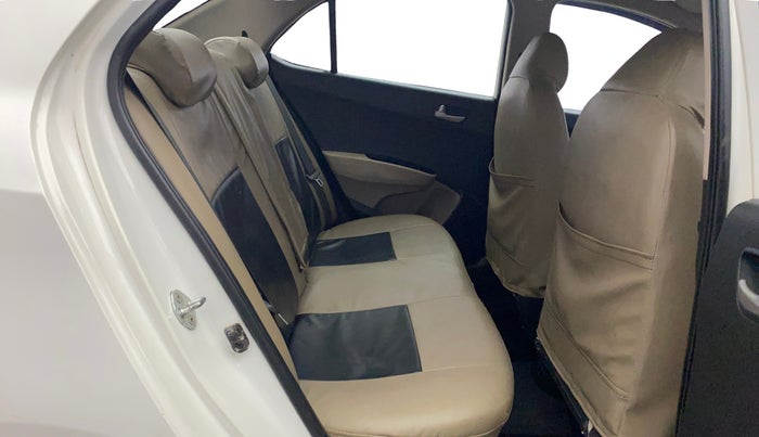 2015 Hyundai Xcent S 1.2, Petrol, Manual, 66,939 km, Right Side Rear Door Cabin