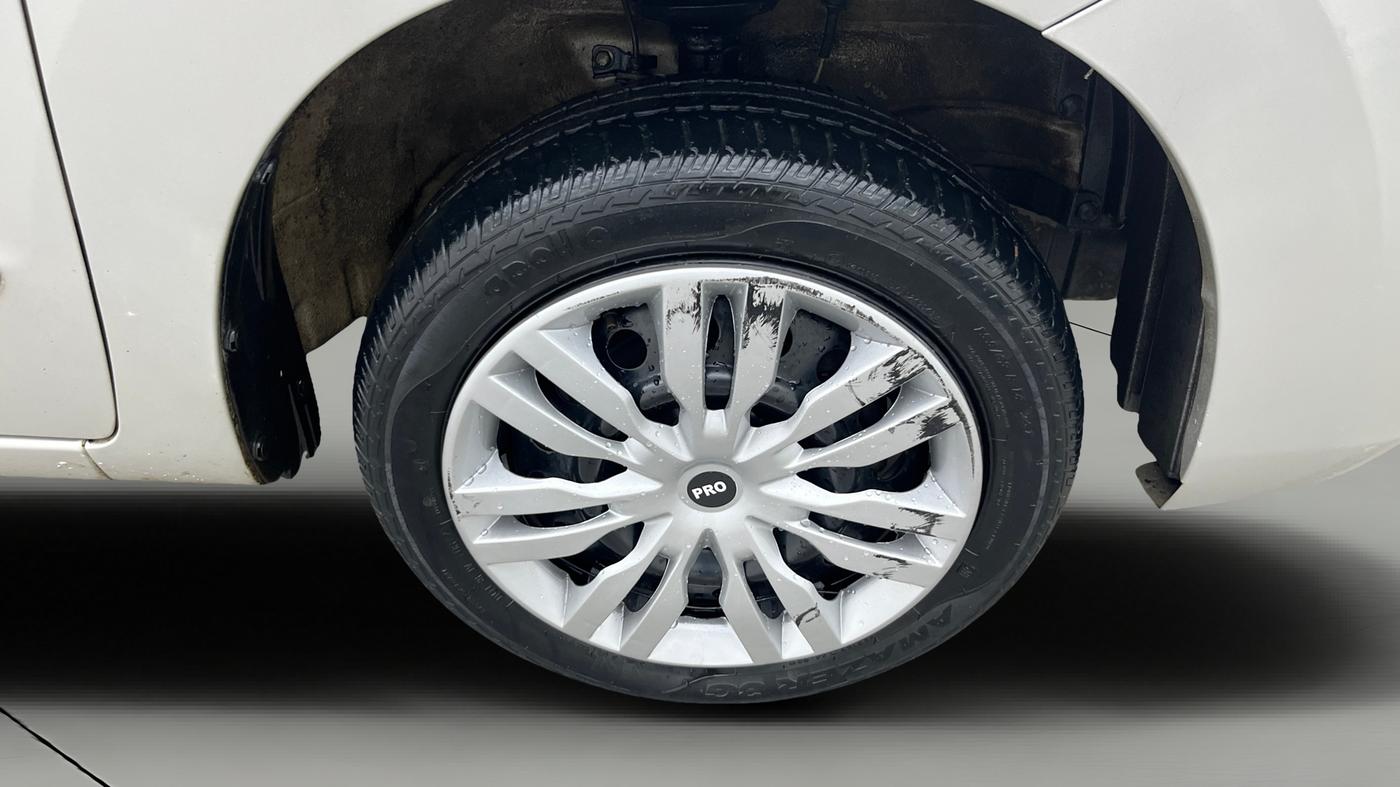 2017 Maruti Wagon R 1.0 VXI AMT, Petrol, Automatic, 26,796 km, Right Front Wheel
