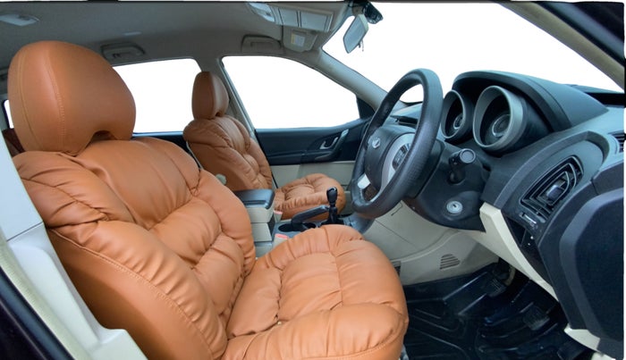 2017 Mahindra XUV500 W6, Diesel, Manual, 82,774 km, Right Side Front Door Cabin