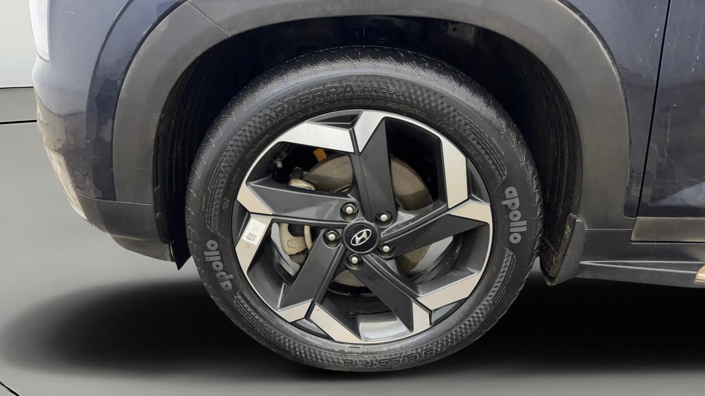 2022 Hyundai ALCAZAR 2.0 SIGNATURE (O) AT 6STR, Petrol, Automatic, 40,786 km, Left Front Wheel