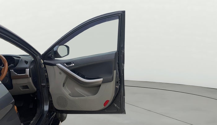 2018 Tata NEXON XZA PLUS DIESEL, Diesel, Automatic, 34,064 km, RHS Front Door