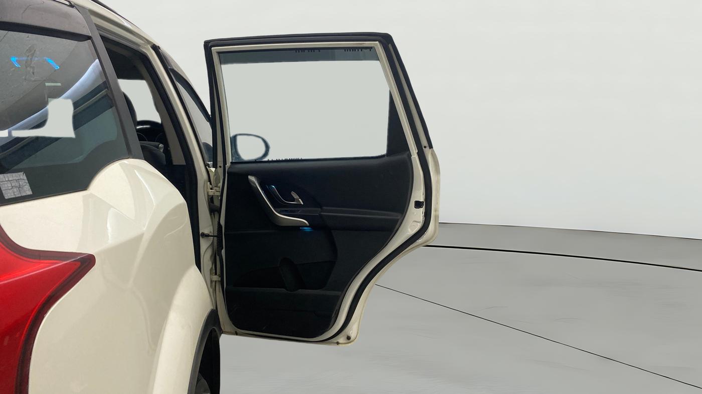 2020 Mahindra XUV500 W7, Diesel, Manual, 62,010 km, RHS Rear Door