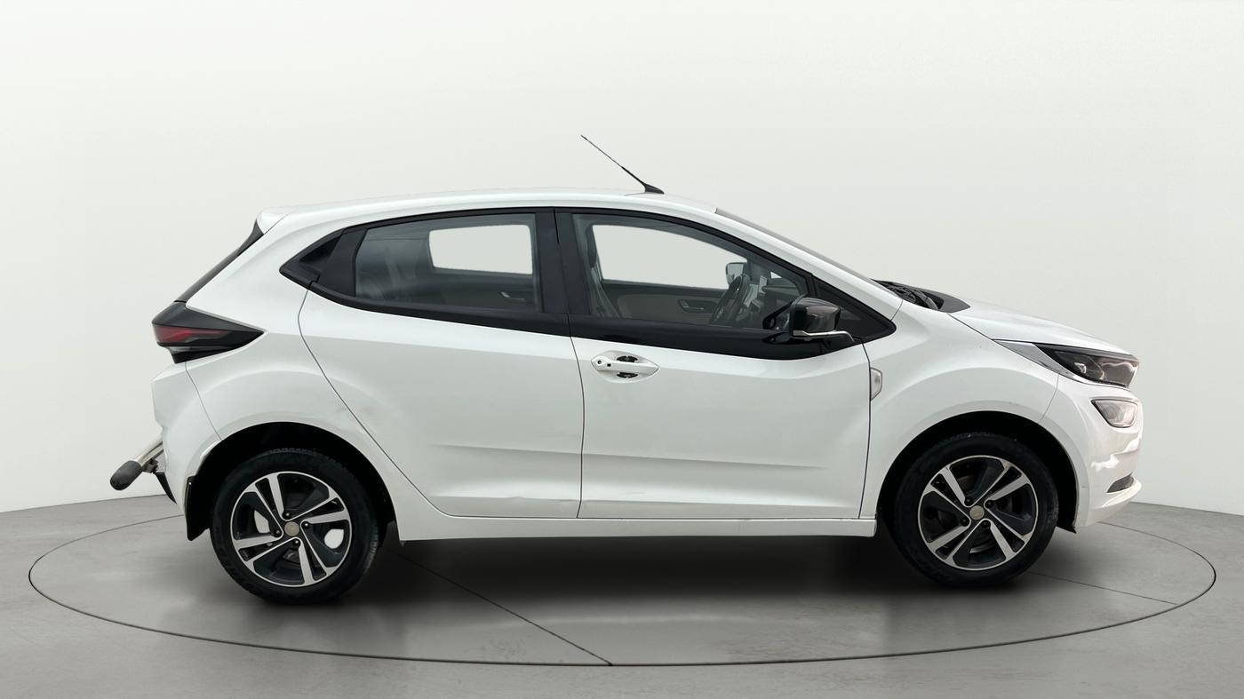 2023 Tata ALTROZ XZA, Petrol, Automatic, 50,540 km, Right Side View