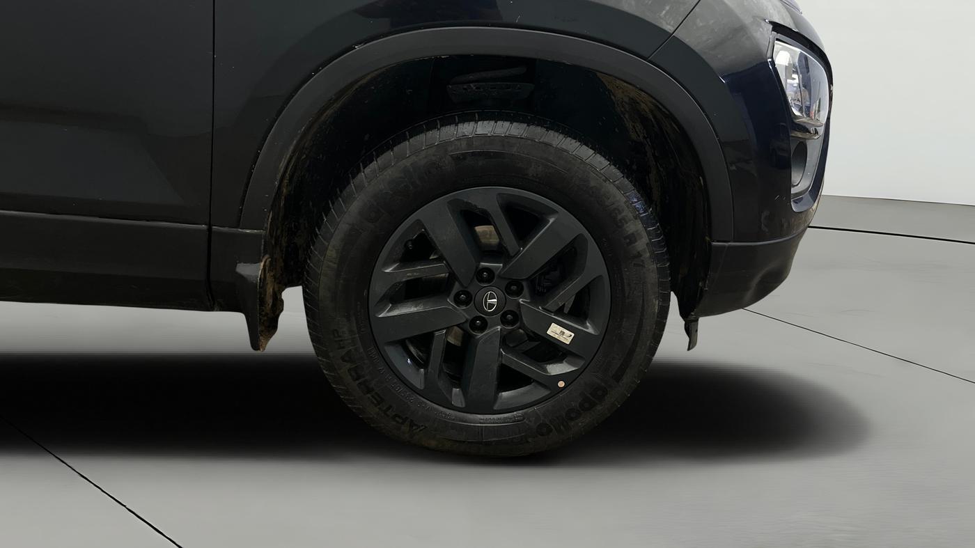 2023 Tata Harrier XT PLUS 2.0L KRYOTEC DARK EDITON, Diesel, Manual, 35,423 km, Right Front Wheel