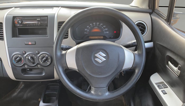 2015 Maruti Wagon R 1.0 LXI, Petrol, Manual, 45,047 km, Steering Wheel Close Up