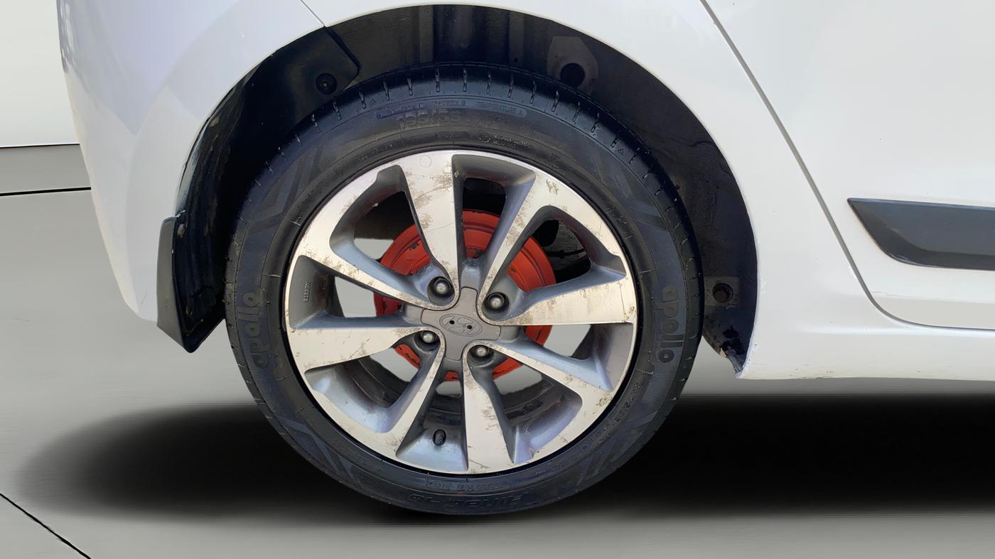 2017 Hyundai Elite i20 ASTA 1.2 (O), CNG, Manual, 1,45,989 km, Right Rear Wheel