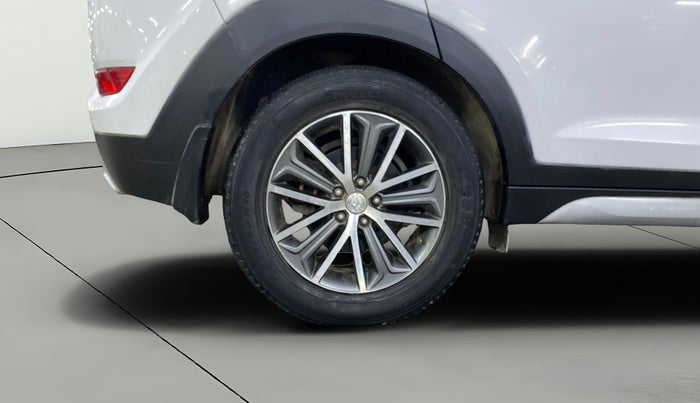 2018 Hyundai Tucson GLS 4WD AT DIESEL, Diesel, Automatic, 1,28,073 km, Right Rear Wheel