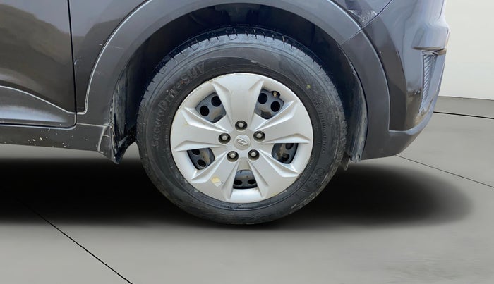 2017 Hyundai Creta E PLUS 1.6 PETROL, Petrol, Manual, 72,393 km, Right Front Wheel