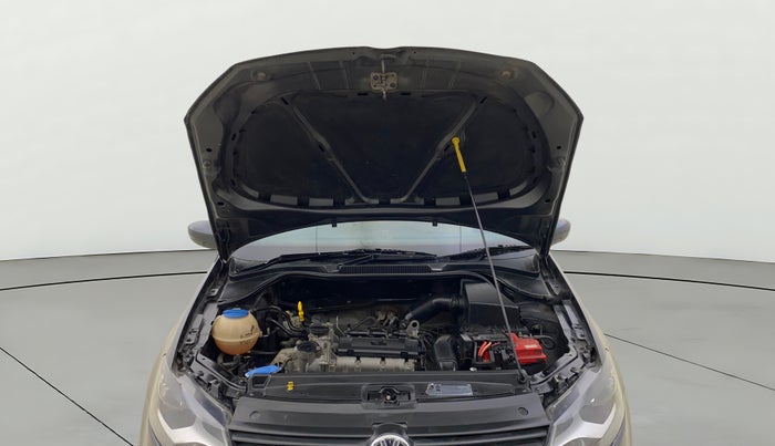 2016 Volkswagen Polo HIGHLINE 1.0L, Petrol, Manual, 58,567 km, Open Bonet