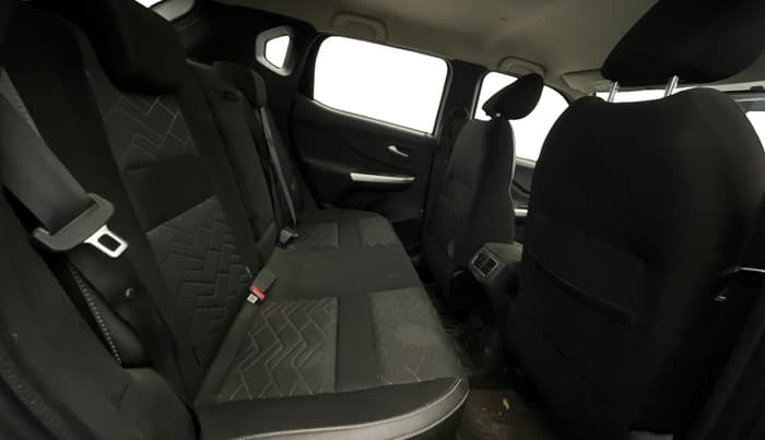 2023 Nissan MAGNITE XV PREMIUM TURBO CVT, Petrol, Automatic, 18,616 km, Right Side Rear Door Cabin
