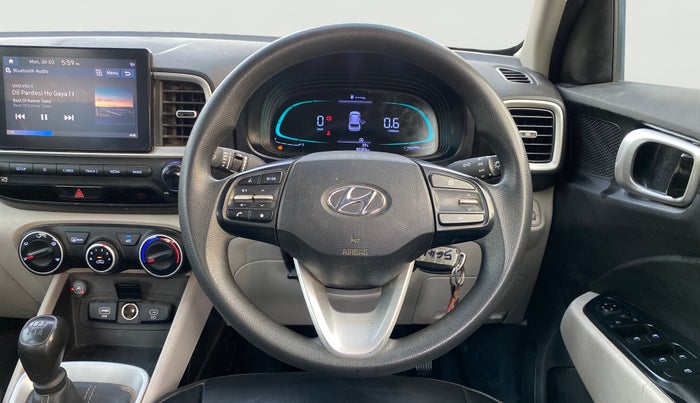 2023 Hyundai VENUE S 1.2, CNG, Manual, 80,351 km, Steering Wheel Close Up
