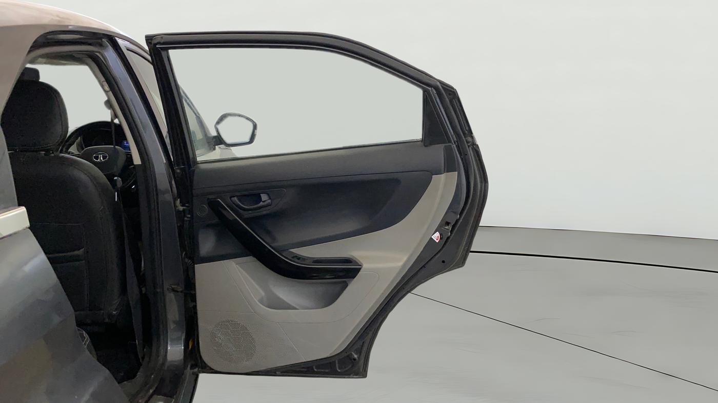 2019 Tata NEXON XM PETROL, CNG, Manual, 1,21,688 km, RHS Rear Door
