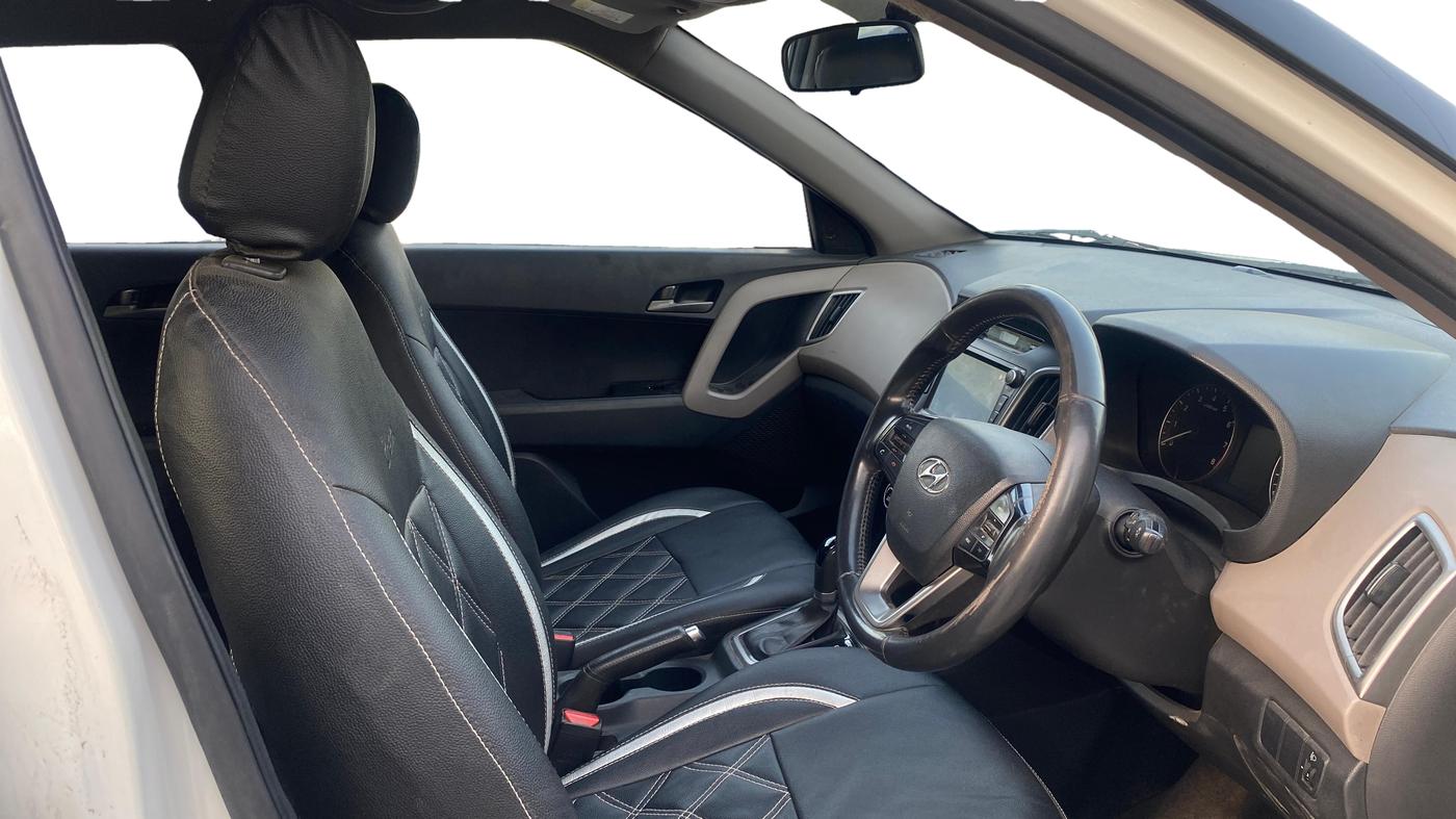 2017 Hyundai Creta SX PLUS AT 1.6 PETROL, Petrol, Automatic, 1,07,811 km, Right Side Front Door Cabin