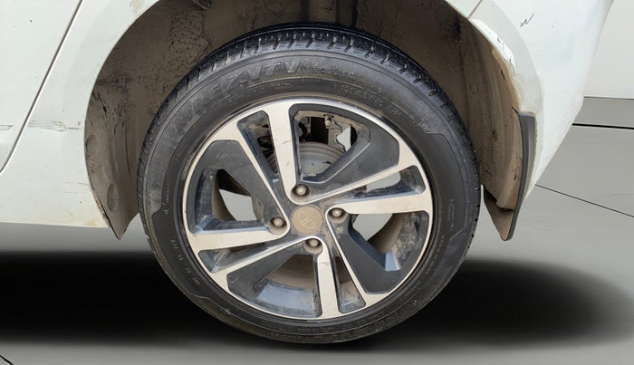 2020 Tata ALTROZ XZ PETROL, Petrol, Manual, 86,126 km, Left Rear Wheel