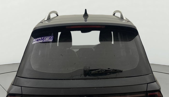 2023 Volkswagen TAIGUN Topline 1.0 TSI MT (Electric Seats), Petrol, Manual, 32,049 km, Rear Windshield