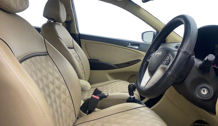 2014 Hyundai Verna FLUIDIC 1.6 CRDI SX, Diesel, Manual, 1,04,935 km, Right Side Front Door Cabin