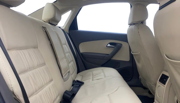 2013 Volkswagen Vento COMFORTLINE DIESEL 1.6, Diesel, Manual, 1,23,502 km, Right Side Rear Door Cabin