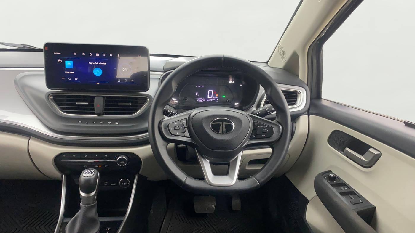 2024 Tata ALTROZ XZA Lux, Petrol, Automatic, 17,688 km, Steering Wheel Close Up